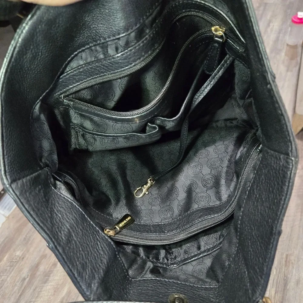 🐢 Michael Kors Leather Tote Bag
